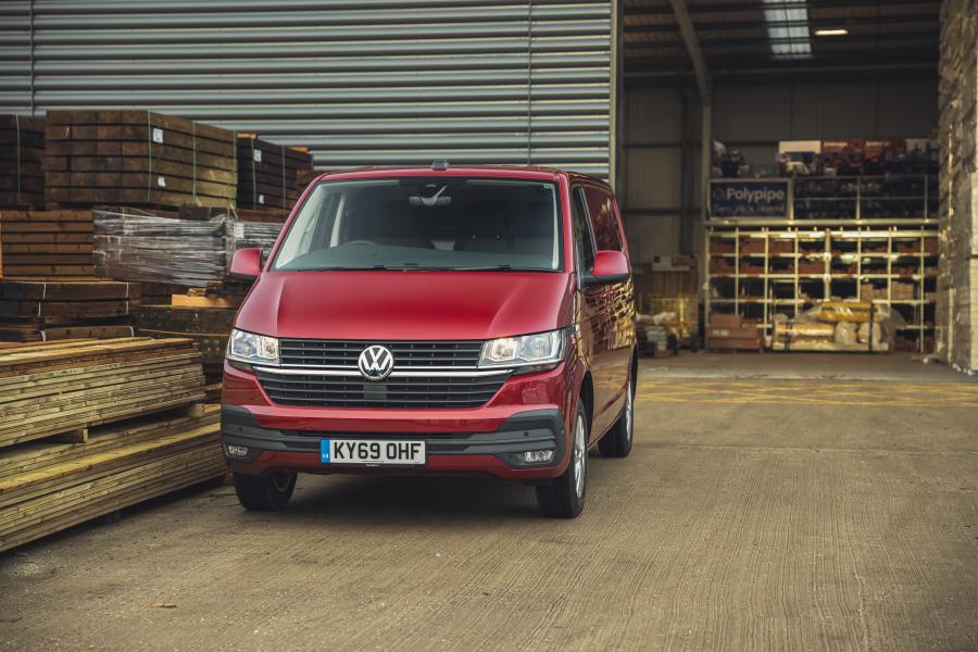  Volkswagen Transporter Van (T6.1) 2020 года  (UK) (фото 19 из 32)